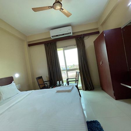 Hotel Golden Wave Puri Zewnętrze zdjęcie