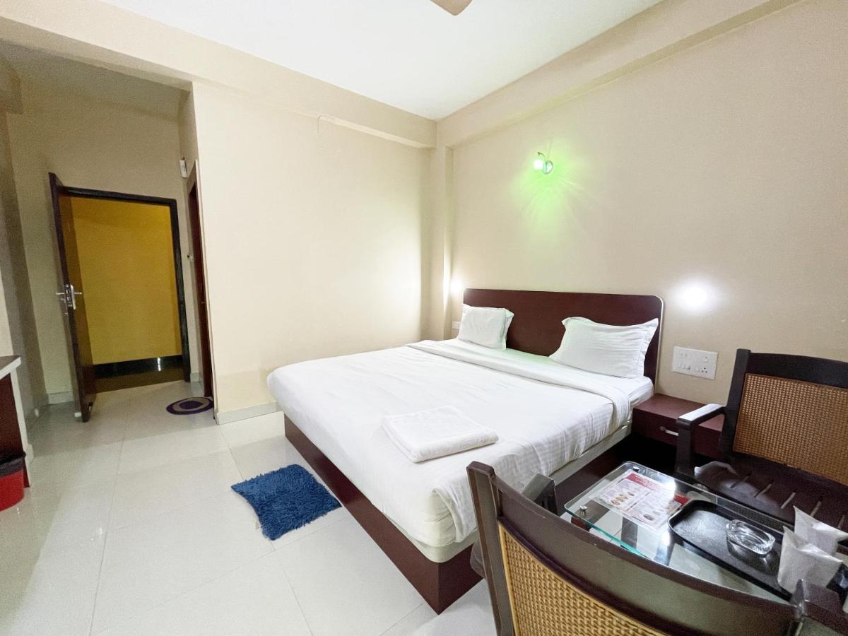 Hotel Golden Wave Puri Zewnętrze zdjęcie