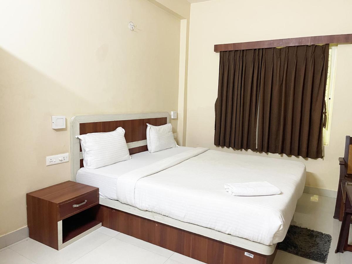 Hotel Golden Wave Puri Zewnętrze zdjęcie
