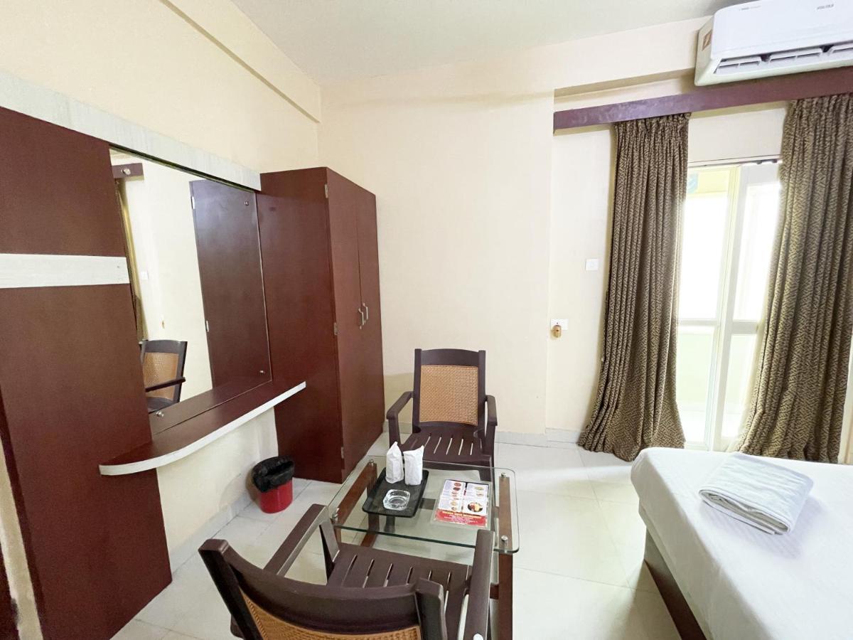 Hotel Golden Wave Puri Zewnętrze zdjęcie