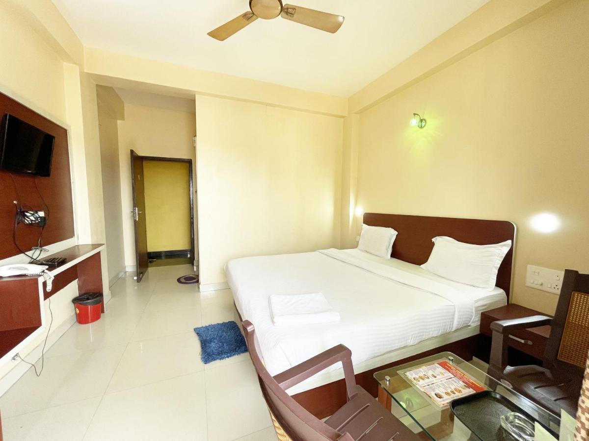 Hotel Golden Wave Puri Zewnętrze zdjęcie