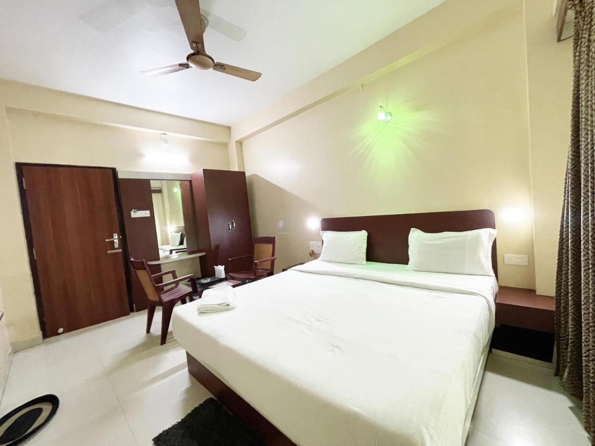 Hotel Golden Wave Puri Zewnętrze zdjęcie