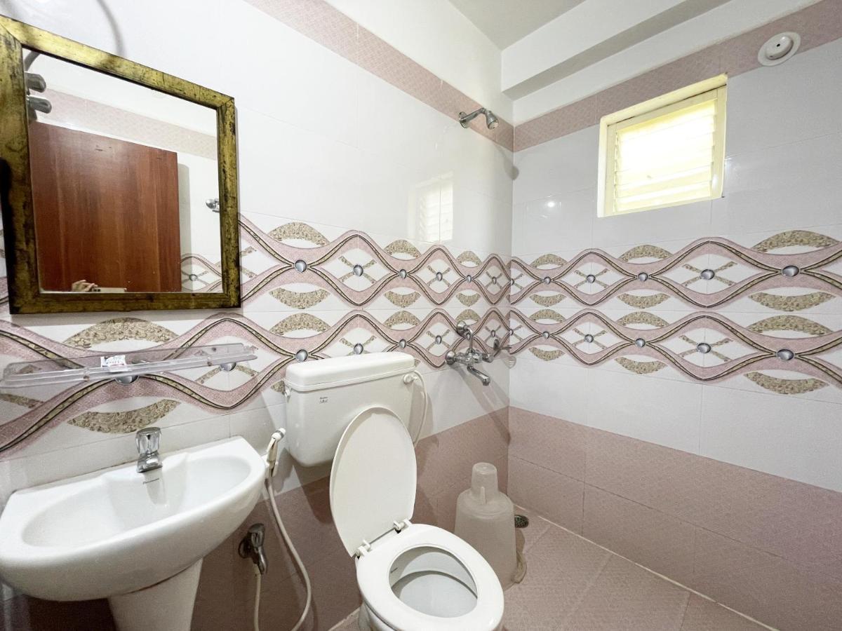 Hotel Golden Wave Puri Zewnętrze zdjęcie