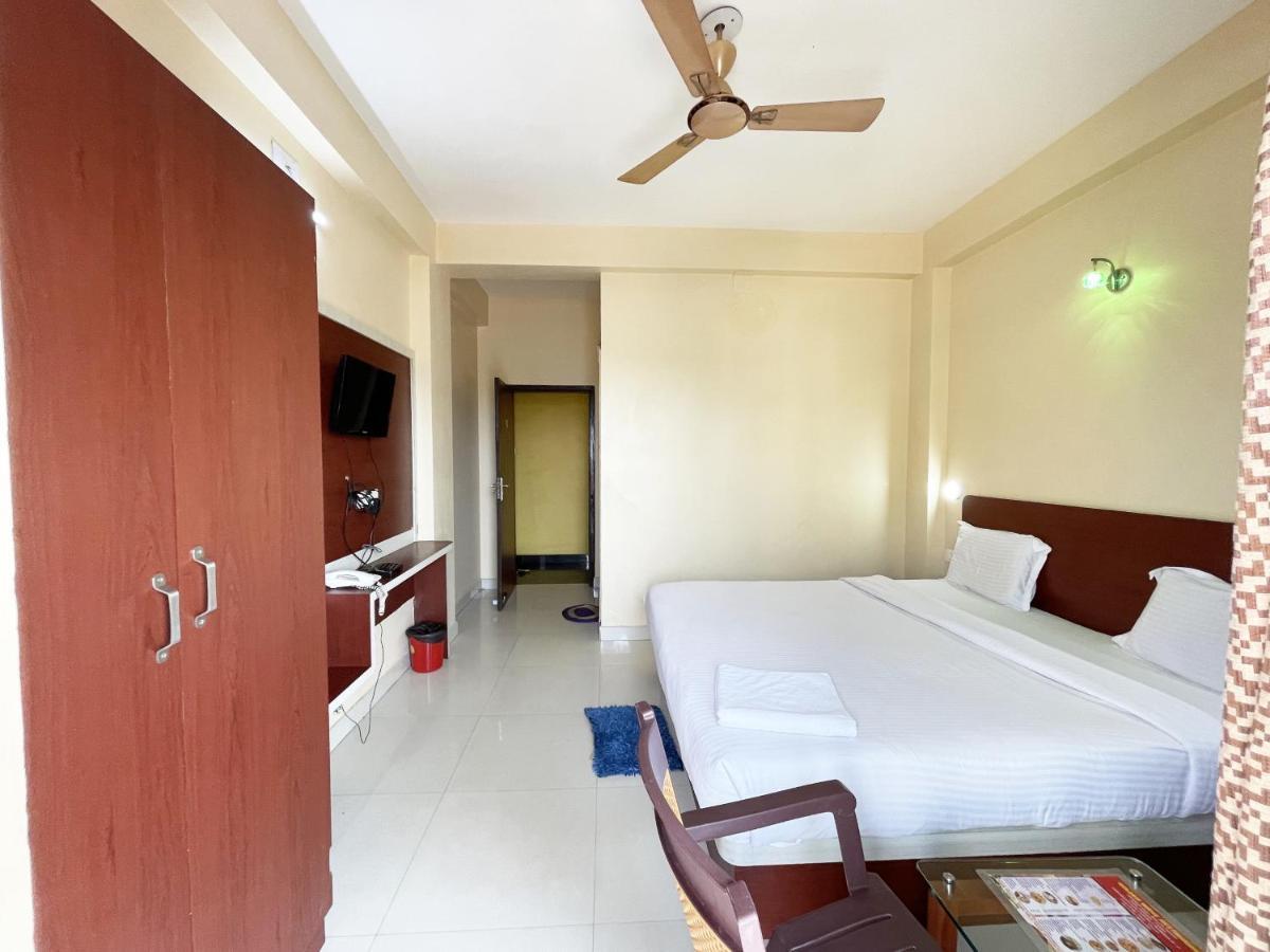 Hotel Golden Wave Puri Zewnętrze zdjęcie