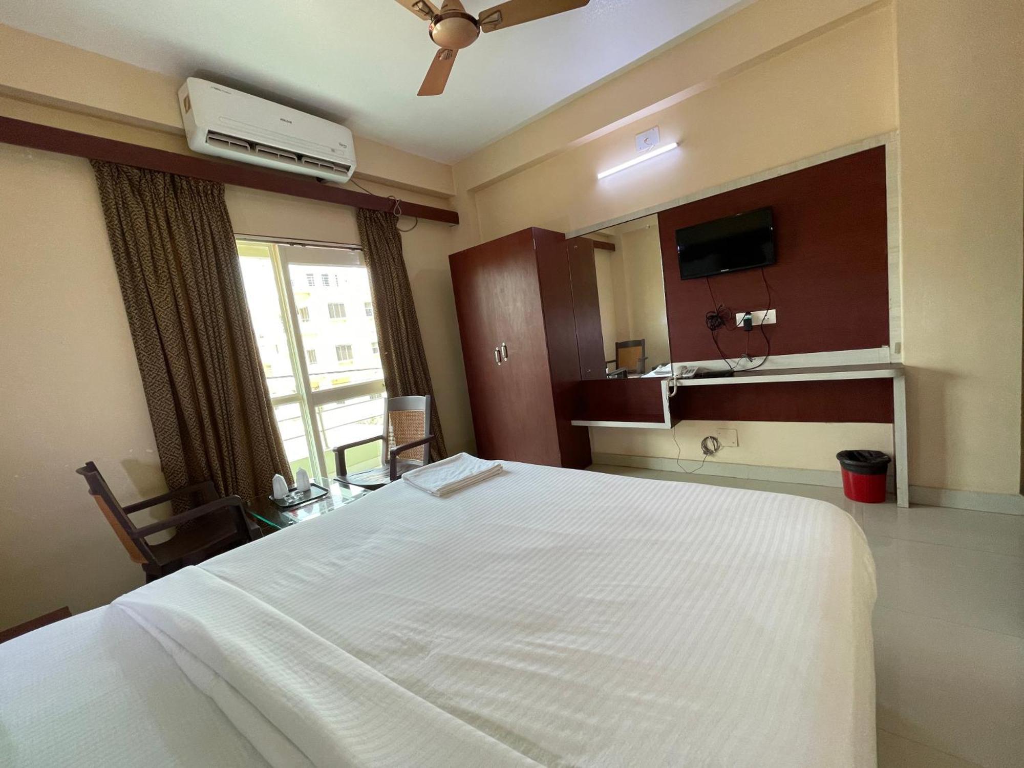 Hotel Golden Wave Puri Zewnętrze zdjęcie